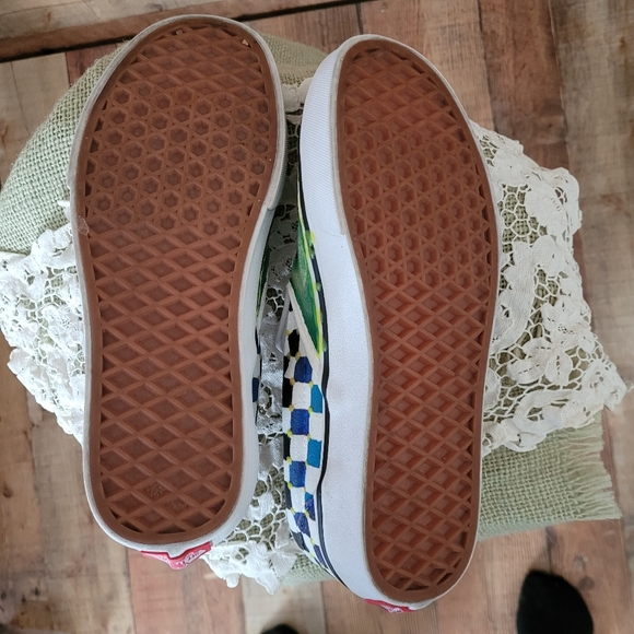 VANS hand painted π¨ Ghostbuster snickers. Size 7 - Picture 9 of 11